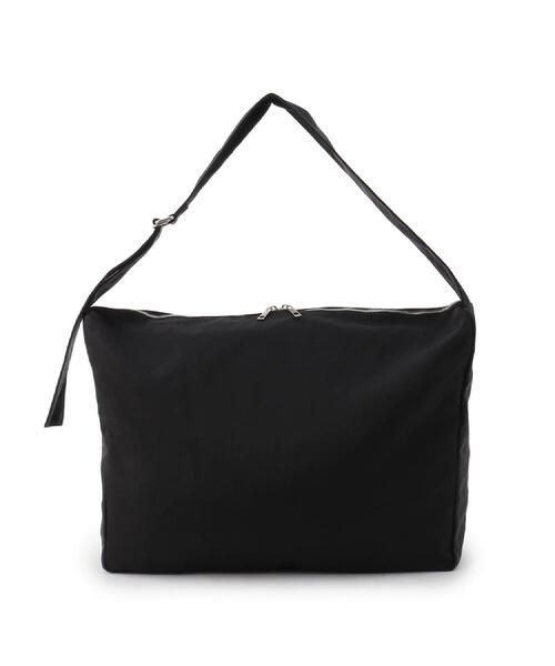 tk.TAKEO KIKUCHI（ティーケータケオキクチ）の「ルーズビッグショルダーバッグ／たすき掛け／ビッグ／A4サイズ収納可能（ショルダーバッグ・メンズ・ブラウン系その他5/ブラック系8/ブラック系/ブラック/ブラック系3/ブラック系4/ブラック系6/グレー系4・00）」の11枚目の写真