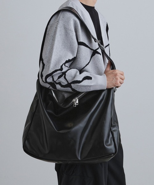 ブラックレザー ショルダーバッグ 保存袋付き ロッキーモンロー Rocky Monroe ショルダーバッグ 縦型 ミニ メンズ