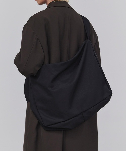 セール】ルーズビッグショルダーバッグ／たすき掛け／ビッグ／A3サイズ