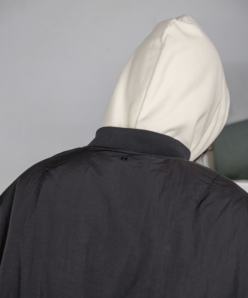 HEREIAM(ヘレイアム)の「【HEREIAM MEN】撥水&軽量&ユニセックス/エアサーマルMA-1(MA-1・メンズ・ブラック/ブルー・S-M/M-L)」の7枚目の写真