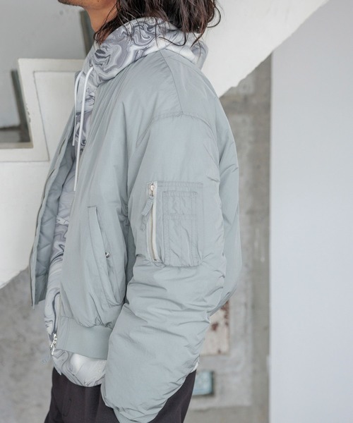 HEREIAM(ヘレイアム)の「【HEREIAM MEN】撥水&軽量&ユニセックス/エアサーマルMA-1(MA-1・メンズ・ブラック/ブルー・S-M/M-L)」の8枚目の写真