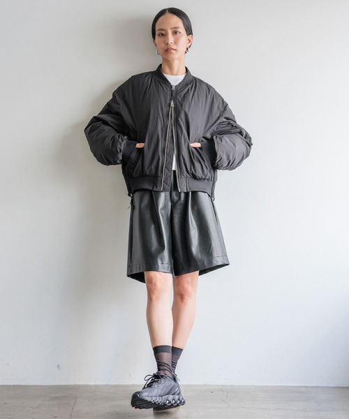 HEREIAM(ヘレイアム)の「【HEREIAM MEN】撥水&軽量&ユニセックス/エアサーマルMA-1(MA-1・メンズ・ブラック/ブルー・S-M/M-L)」の9枚目の写真