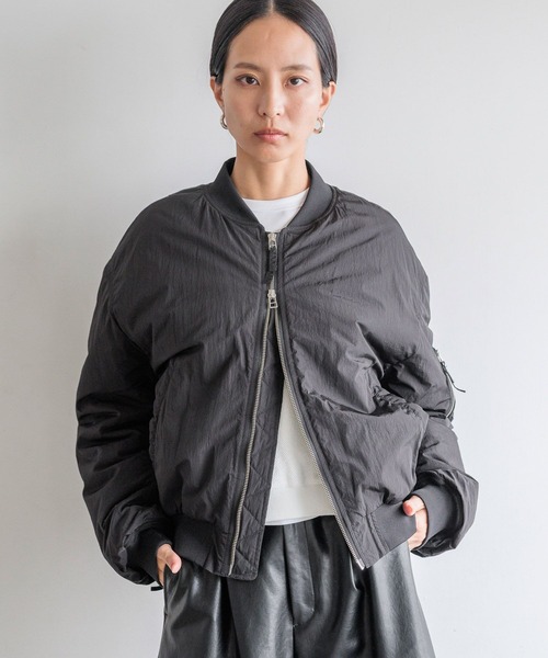 HEREIAM(ヘレイアム)の「【HEREIAM MEN】撥水&軽量&ユニセックス/エアサーマルMA-1(MA-1・メンズ・ブラック/ブルー・S-M/M-L)」の10枚目の写真