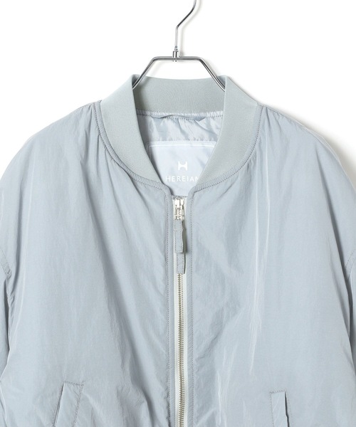 HEREIAM(ヘレイアム)の「【HEREIAM MEN】撥水&軽量&ユニセックス/エアサーマルMA-1(MA-1・メンズ・ブラック/ブルー・S-M/M-L)」の14枚目の写真