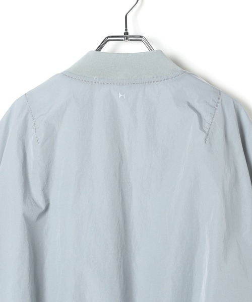 HEREIAM(ヘレイアム)の「【HEREIAM MEN】撥水&軽量&ユニセックス/エアサーマルMA-1(MA-1・メンズ・ブラック/ブルー・S-M/M-L)」の16枚目の写真