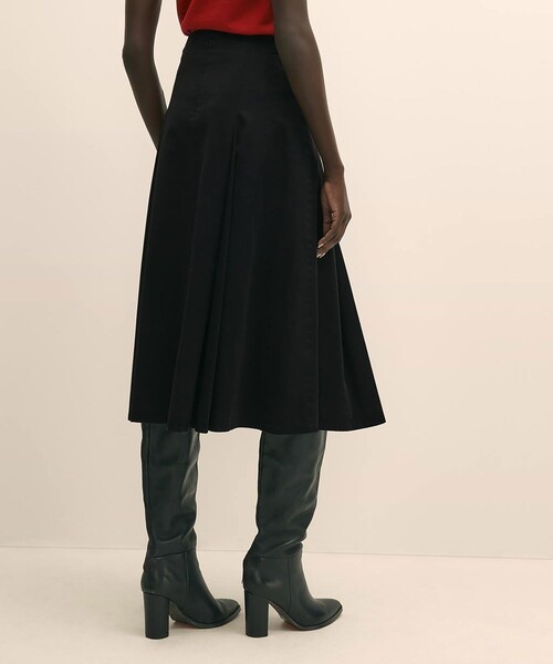 BROOKS BROTHERS（ブルックスブラザーズ）の「ストレッチコットンツイル　Aライン　タックプリーツスカート（スカート・レディース・ブラック・8/6/4/2/0）」の2枚目の写真