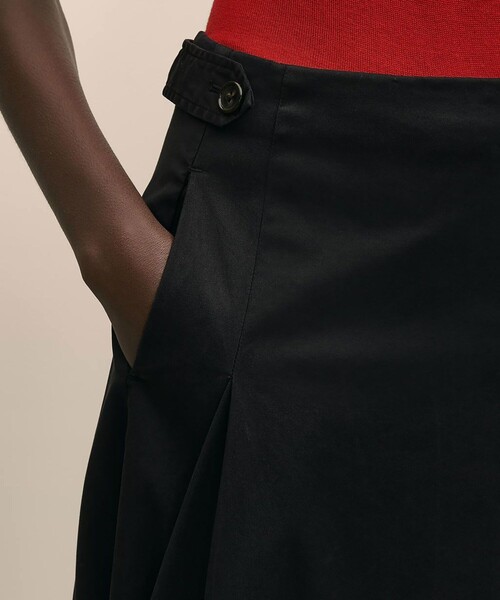 BROOKS BROTHERS（ブルックスブラザーズ）の「ストレッチコットンツイル　Aライン　タックプリーツスカート（スカート・レディース・ブラック・8/6/4/2/0）」の4枚目の写真