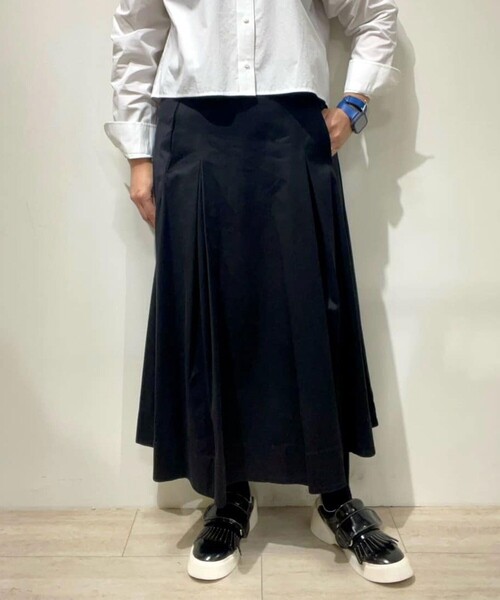 BROOKS BROTHERS（ブルックスブラザーズ）の「ストレッチコットンツイル　Aライン　タックプリーツスカート（スカート・レディース・ブラック・8/6/4/2/0）」の9枚目の写真