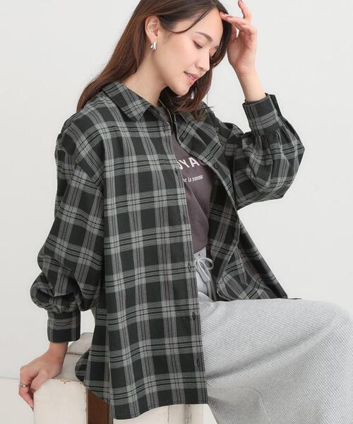 Cutie Blonde（キューティーブロンド）の「【着丈選べる】オーバーサイズのチェックシャツ（シャツ/ブラウス・レディース・グレー系1/ブラック系1/イエロー系その他3/ワイン系3・00/11）」の2枚目の写真