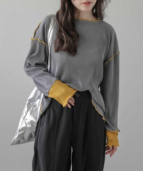 La-gemme（ラジェム）の「バイカラープリーツトップス（Tシャツ/カットソー・レディース・ブラウン/ブラック/グレー/アイボリー・フリー）」の4枚目の写真