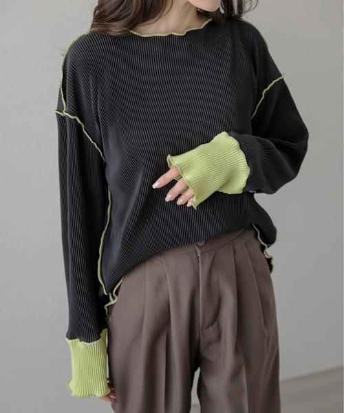 La-gemme（ラジェム）の「バイカラープリーツトップス（Tシャツ/カットソー・レディース・ブラウン/ブラック/グレー/アイボリー・フリー）」の3枚目の写真