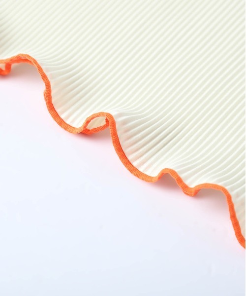 La-gemme（ラジェム）の「バイカラープリーツトップス（Tシャツ/カットソー・レディース・ブラウン/ブラック/グレー/アイボリー・フリー）」の20枚目の写真