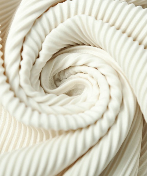 La-gemme（ラジェム）の「バイカラープリーツトップス（Tシャツ/カットソー・レディース・アイボリー/ブラック/グレー/ブラウン・フリー）」の18枚目の写真