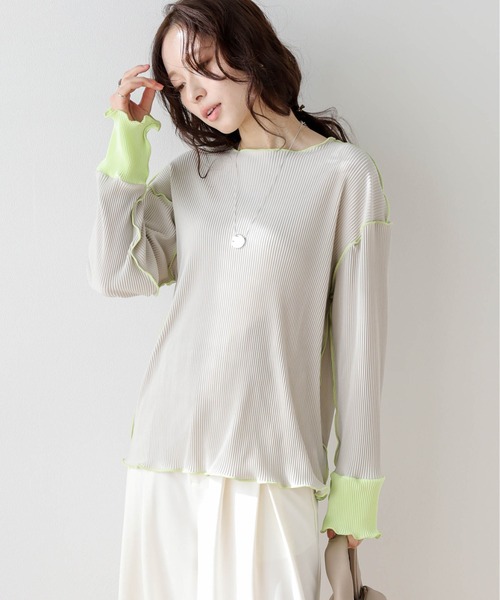 La-gemme(ラジェム)の「バイカラープリーツトップス(Tシャツ/カットソー・レディース・アイボリー/ブラック/グレー/ブラウン/ライトグレー/ネイビー・フリー)」の7枚目の写真