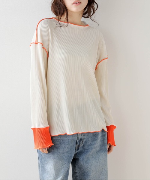 La-gemme(ラジェム)の「バイカラープリーツトップス(Tシャツ/カットソー・レディース・アイボリー/ブラック/グレー/ブラウン/ライトグレー/ネイビー・フリー)」の17枚目の写真