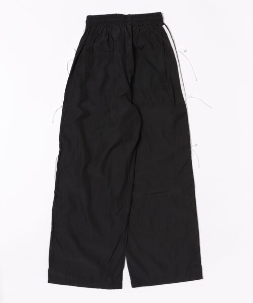 urge:(アージコロン )の「【URGE:】リボン付き トラックパンツ(デニムパンツ・レディース・ブラック・SMALL/MEDIUM/LARGE/X-LARGE)」の2枚目の写真