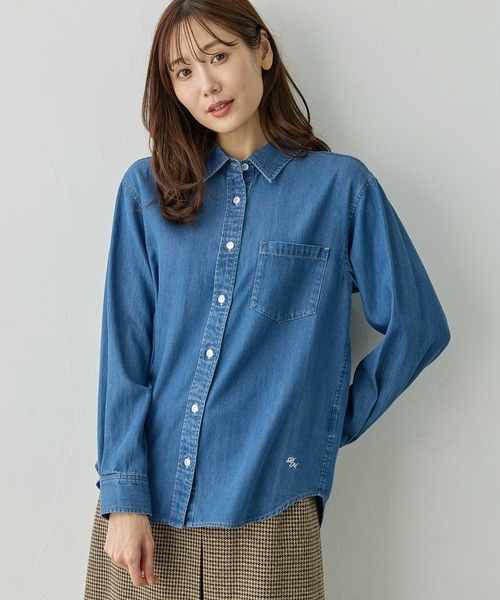 Petit Honfleur（プチオンフルール）の「襟付きデニムシャツ【ベストやニットを重ねても◎】（シャツ/ブラウス・レディース・ブルー/ネイビー・9号/11号/13号）」の22枚目の写真