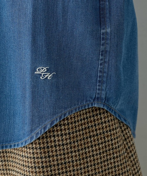 Petit Honfleur（プチオンフルール）の「襟付きデニムシャツ【ベストやニットを重ねても◎】（シャツ/ブラウス・レディース・ブルー/ネイビー・9号/11号/13号）」の20枚目の写真