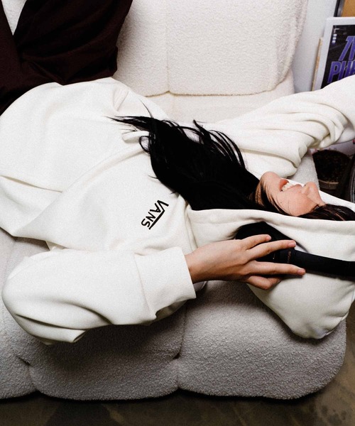 VANS(バンズ)の「RIROO ウィメンズ PENGUIN フーディー / RIROO HOODIE marshmallow / VN000SPVFS81(パーカー・メンズ・オフホワイト・MEDIUM/LARGE/SMALL/X-SMALL)」の7枚目の写真