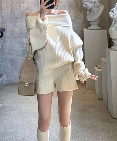 meJane（ミージェーン）の「オフショルダーデザイン リブニットセットアップ（セットアップ・レディース・グレイッシュベージュ/オフホワイト/グレー・FREE）」の2枚目の写真