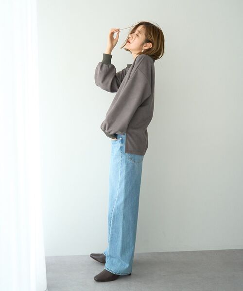 YECCA VECCA（イェッカヴェッカ）の「フェイクスエードデザインステッチプルオーバー（Tシャツ/カットソー・レディース・チャコールグレー/グレイッシュベージュ・FREE）」の8枚目の写真