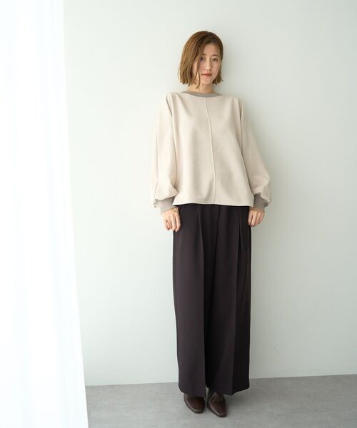 YECCA VECCA（イェッカヴェッカ）の「フェイクスエードデザインステッチプルオーバー（Tシャツ/カットソー・レディース・チャコールグレー/グレイッシュベージュ・FREE）」の18枚目の写真