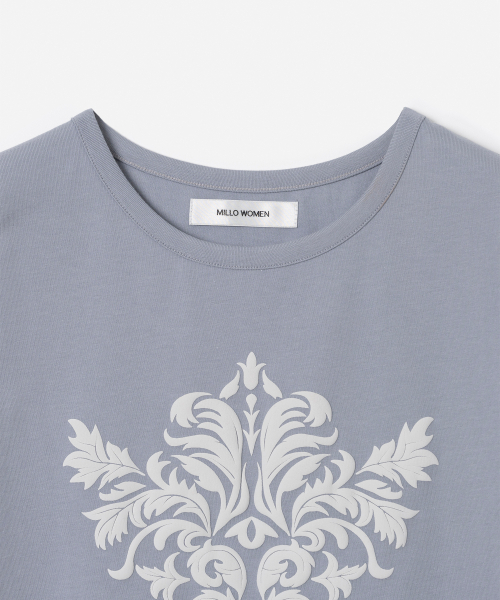 MILLO WOMEN（ミロウーマン）の「モチーフショートスリーブTシャツ[アッシュブルー]（Tシャツ/カットソー・レディース・その他・FREE）」の4枚目の写真