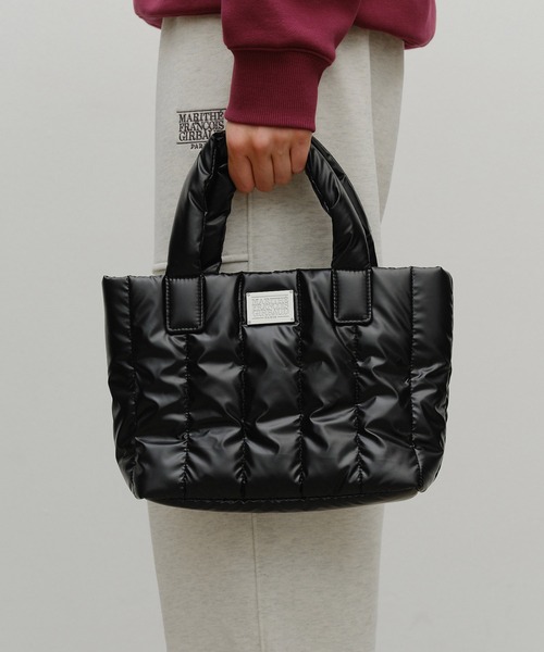 MARITHE + FRANCOIS GIRBAUD(マリテフランソワジルボー)の「CLASSIC LOGO MATT METALLIC PADDING BAG(ハンドバッグ・レディース・グレー/アイボリー/Black・フリー)」の5枚目の写真