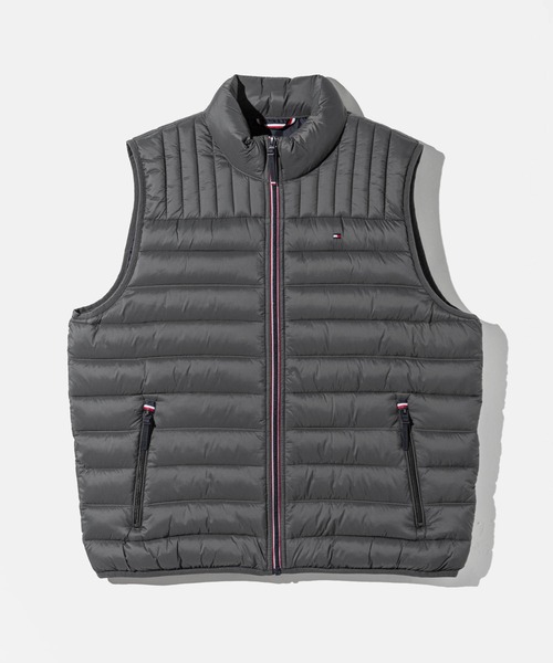 TOMMY HILFIGER（トミーヒルフィガー）の「TOMMY HILFIGER トミーヒルフィガー キルティング 中綿 ベスト（ダウンベスト・メンズ・ネイビー/チャコール/ブラック・MEDIUM/LARGE/SMALL/X-LARGE）」の2枚目の写真