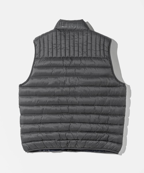 TOMMY HILFIGER（トミーヒルフィガー）の「TOMMY HILFIGER トミーヒルフィガー キルティング 中綿 ベスト（ダウンベスト・メンズ・ネイビー/チャコール/ブラック・MEDIUM/LARGE/SMALL/X-LARGE）」の4枚目の写真