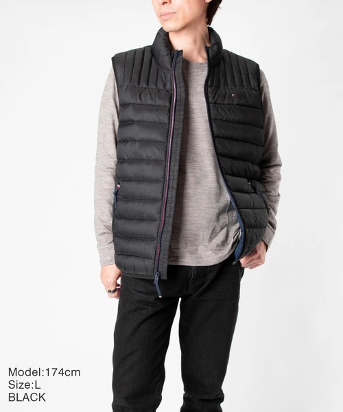 TOMMY HILFIGER（トミーヒルフィガー）の「TOMMY HILFIGER トミーヒルフィガー キルティング 中綿 ベスト（ダウンベスト・メンズ・ネイビー/チャコール/ブラック・MEDIUM/LARGE/SMALL/X-LARGE）」の20枚目の写真