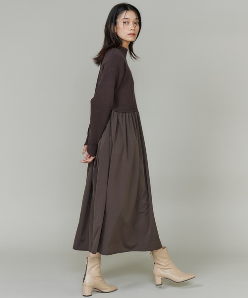 INED（イネド）の「布帛ドッキングハイネックワンピース（ワンピース・レディース・ブラウン/ブラック・9号）」の4枚目の写真