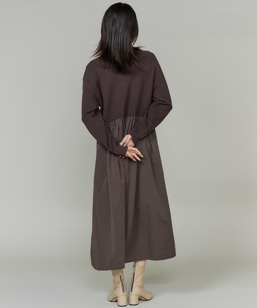 INED（イネド）の「布帛ドッキングハイネックワンピース（ワンピース・レディース・ブラウン/ブラック・9号）」の5枚目の写真