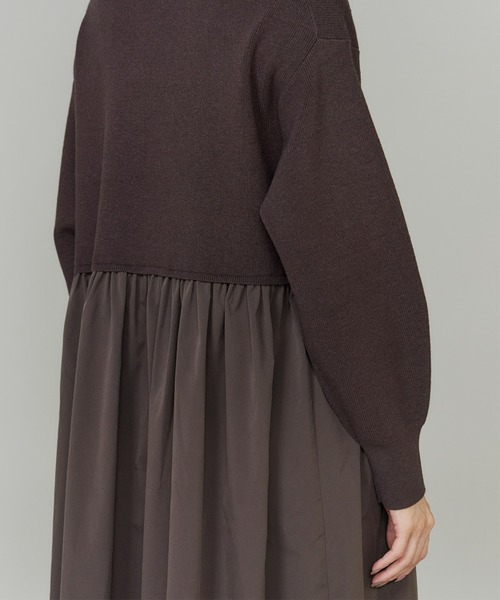 INED（イネド）の「布帛ドッキングハイネックワンピース（ワンピース・レディース・ブラウン/ブラック・9号）」の13枚目の写真