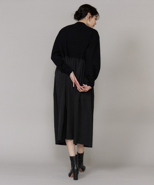 INED（イネド）の「布帛ドッキングハイネックワンピース（ワンピース・レディース・ブラウン/ブラック・9号）」の19枚目の写真