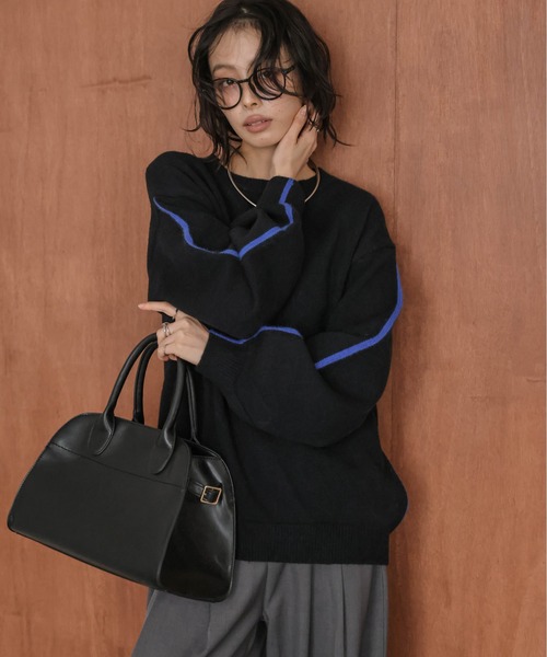 AMELY(エミリー)の「配色ライン クルーネック ニットプルオーバー(ニット/セーター・レディース・ブラウン/グレー/アイボリー/ブラック・フリー)」の2枚目の写真