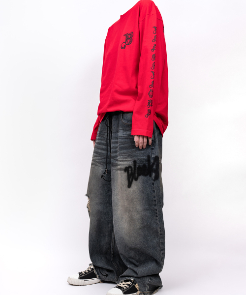 BLACK BLOND(ブラック ブロンド)の「ビビディスケッチロゴ長袖Tシャツ(レッド)(Tシャツ/カットソー・レディース・その他・SMALL/MEDIUM/LARGE/X-LARGE/XX-LARGE/XXX-LARGE)」の4枚目の写真