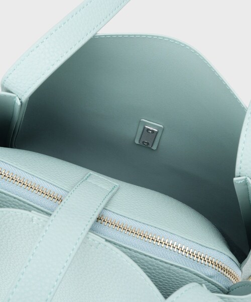 INDIVI（インディヴィ）の「【合皮／ミドルサイズ】春カラーフォルムバッグ（ハンドバッグ・レディース・ライトグリーン/ネイビー/ベージュ/ブラック・00）」の7枚目の写真