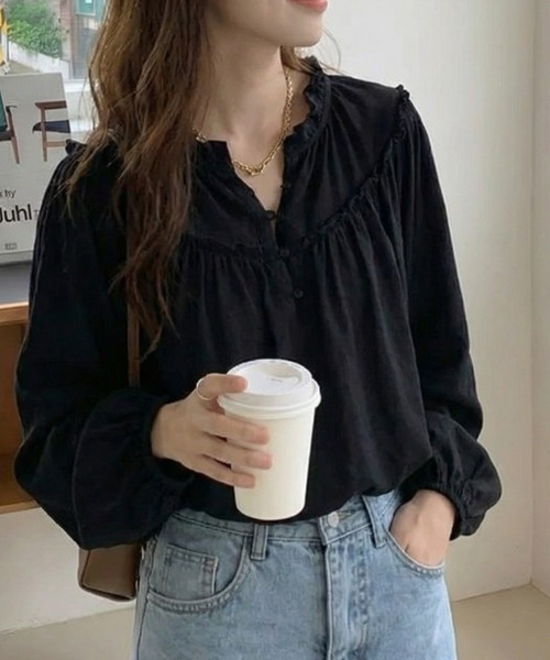 cammie(キャミー)の「フリルデザイントップス(シャツ/ブラウス・レディース・ホワイト/ブラック・M/L)」の5枚目の写真