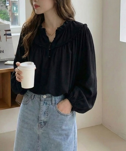 cammie(キャミー)の「フリルデザイントップス(シャツ/ブラウス・レディース・ホワイト/ブラック・M/L)」の7枚目の写真