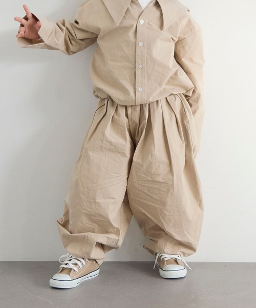 LOWRYS FARM（ローリーズファーム）の「タックバルーンパンツ　631570（その他パンツ・キッズ・ピンク/ブルー/ブラック/ベージュ・150cm/130cm/120cm/110cm/140cm）」の3枚目の写真
