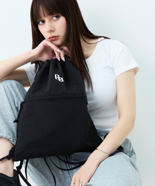 GYDA(ジェイダ)の「GYDA(ジェイダ)ナップサック 缶バッジ付き GY-B444 カジュアル(バックパック/リュック・レディース・ブラック・FREE)」の11枚目の写真