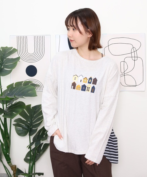 Emago(イマゴ)の「EMAGO タウン刺繍ワイドプルオーバー(Tシャツ/カットソー・レディース・アイボリー/ネイビー/コーラルピンク・FREE)」の1枚目の写真