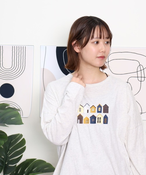 Emago(イマゴ)の「EMAGO タウン刺繍ワイドプルオーバー(Tシャツ/カットソー・レディース・アイボリー/ネイビー/コーラルピンク・FREE)」の17枚目の写真