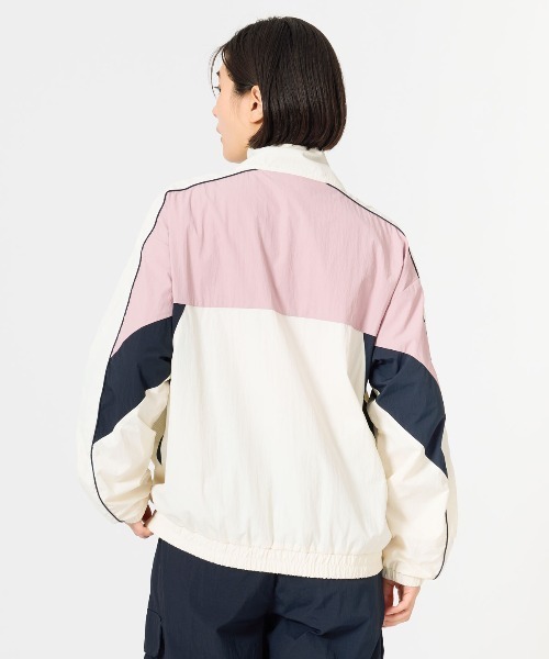 le coq sportif(ルコックスポルティフ)の「【はっ水】ナイロンワッシャーフルジップウィンドジャケット(ナイロンジャケット・レディース・ホワイト/グリーン・L/M/S/XL)」の3枚目の写真