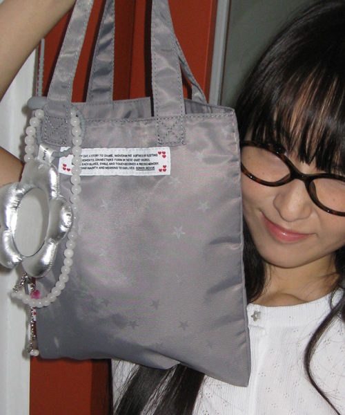 RONRON(ロンロン)の「PETIT NYLON TOTE BAG SILVER STAR(トートバッグ・レディース・その他・FREE)」の1枚目の写真