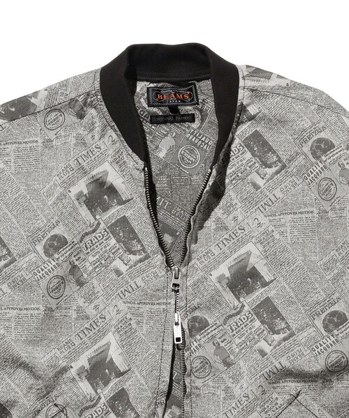 BEAMS PLUS(ビームスプラス)の「Sports Blouson Newspaper Jacquard(ブルゾン・メンズ・ブラック/ブルー・X-LARGE/LARGE/MEDIUM/SMALL)」の6枚目の写真
