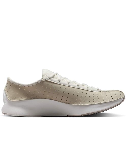 NIKE（ナイキ）の「ナイキ エア スーパーフライ ウィメンズシューズ / Nike Air Superfly Women's Shoes HQ7955-100 Coconut Milk（スニーカー・レディース・ホワイト系その他2・26/24/25.5/22/25/24.5/23.5/23/22.5）」の6枚目の写真