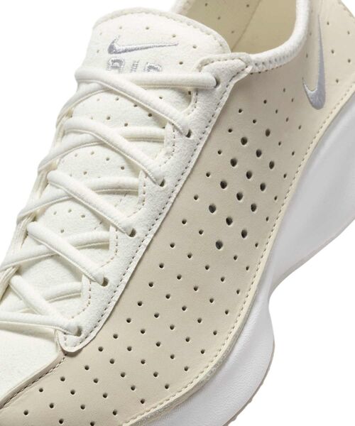 NIKE（ナイキ）の「ナイキ エア スーパーフライ ウィメンズシューズ / Nike Air Superfly Women's Shoes HQ7955-100 Coconut Milk（スニーカー・レディース・ホワイト系その他2・26/24/25.5/22/25/24.5/23.5/23/22.5）」の10枚目の写真
