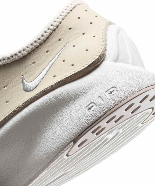 NIKE（ナイキ）の「ナイキ エア スーパーフライ ウィメンズシューズ / Nike Air Superfly Women's Shoes HQ7955-100 Coconut Milk（スニーカー・レディース・ホワイト系その他2・26/24/25.5/22/25/24.5/23.5/23/22.5）」の11枚目の写真